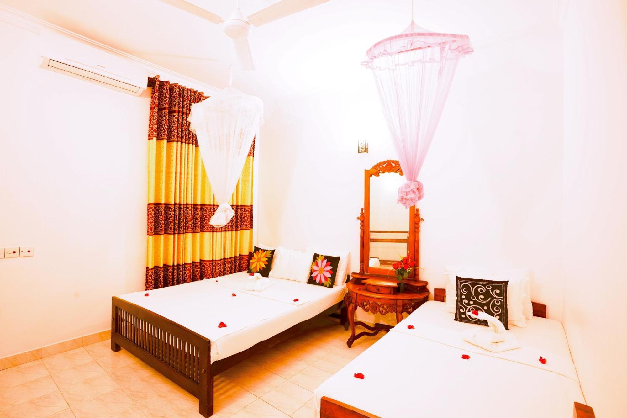 Frangipani Motel 갈레 외부 사진