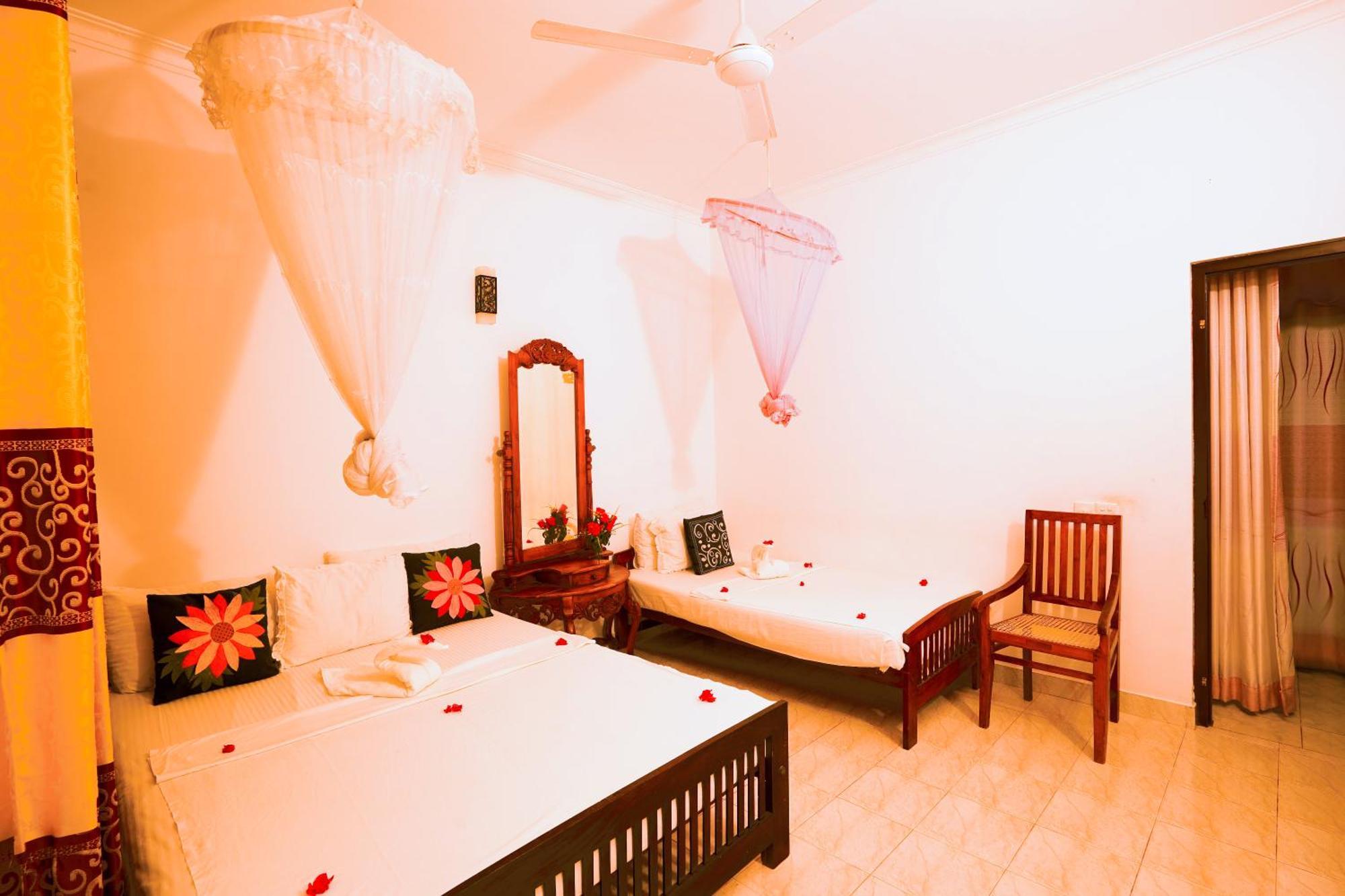 Frangipani Motel 갈레 외부 사진