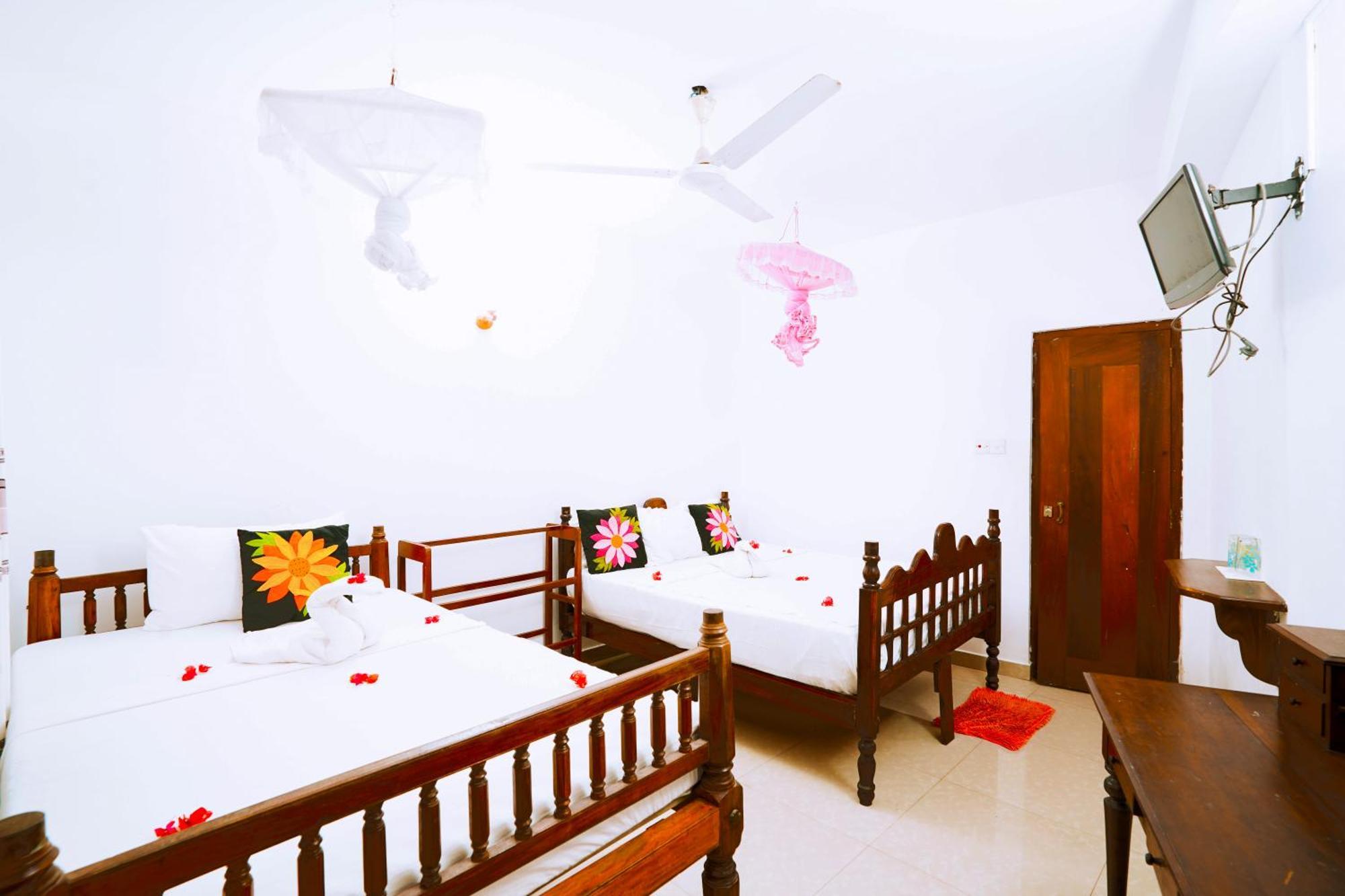Frangipani Motel 갈레 외부 사진