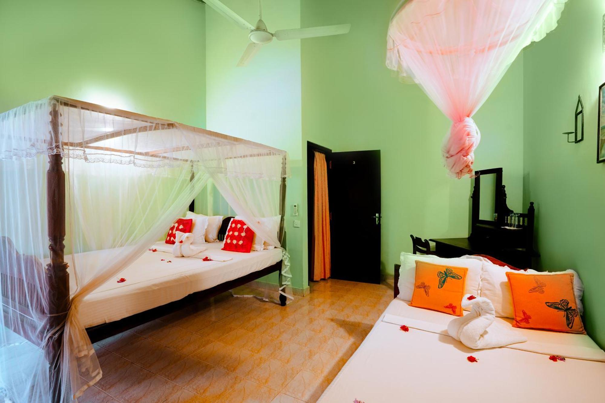 Frangipani Motel 갈레 외부 사진